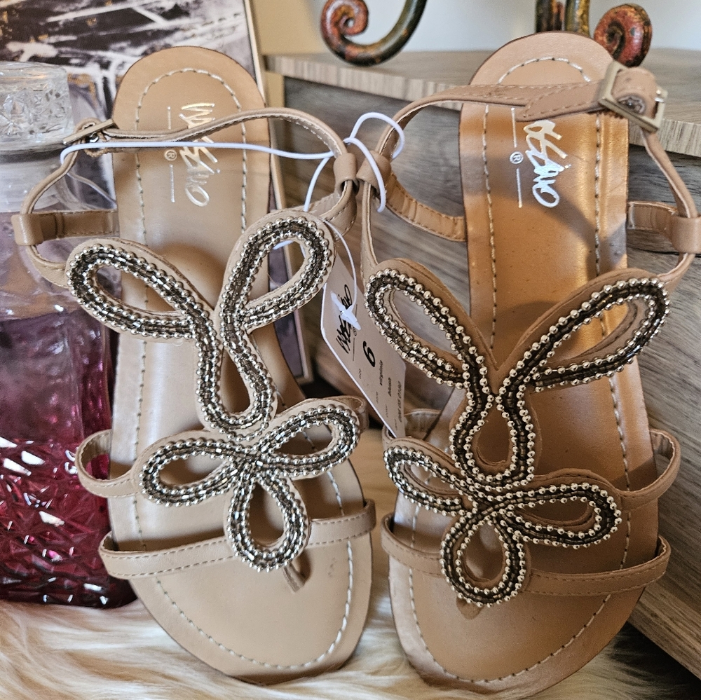 Mossimo Tan Beaded Sandals. Size 6